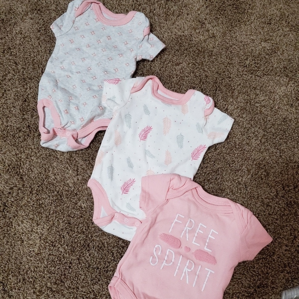 Set of onesies
